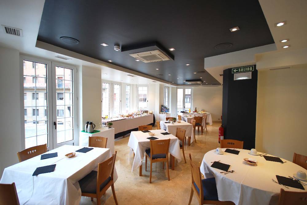 Hotel Avenida Pamplona Restaurant photo