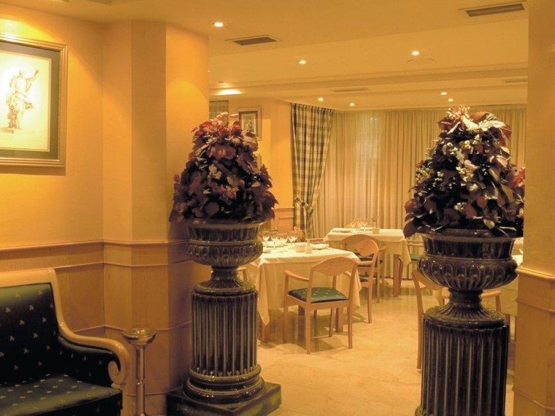 Hotel Avenida Pamplona Interior photo